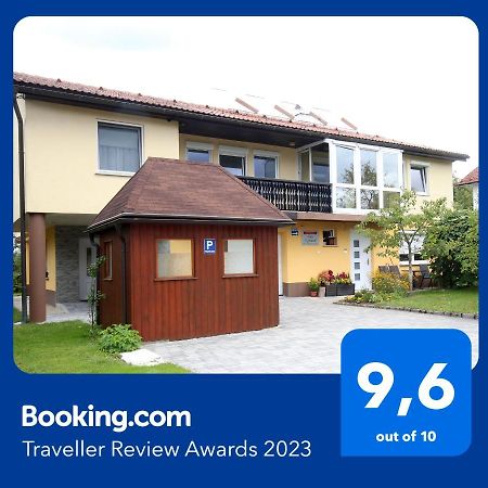 Apartma Vila Zigmund Cerknica Eksteriør billede
